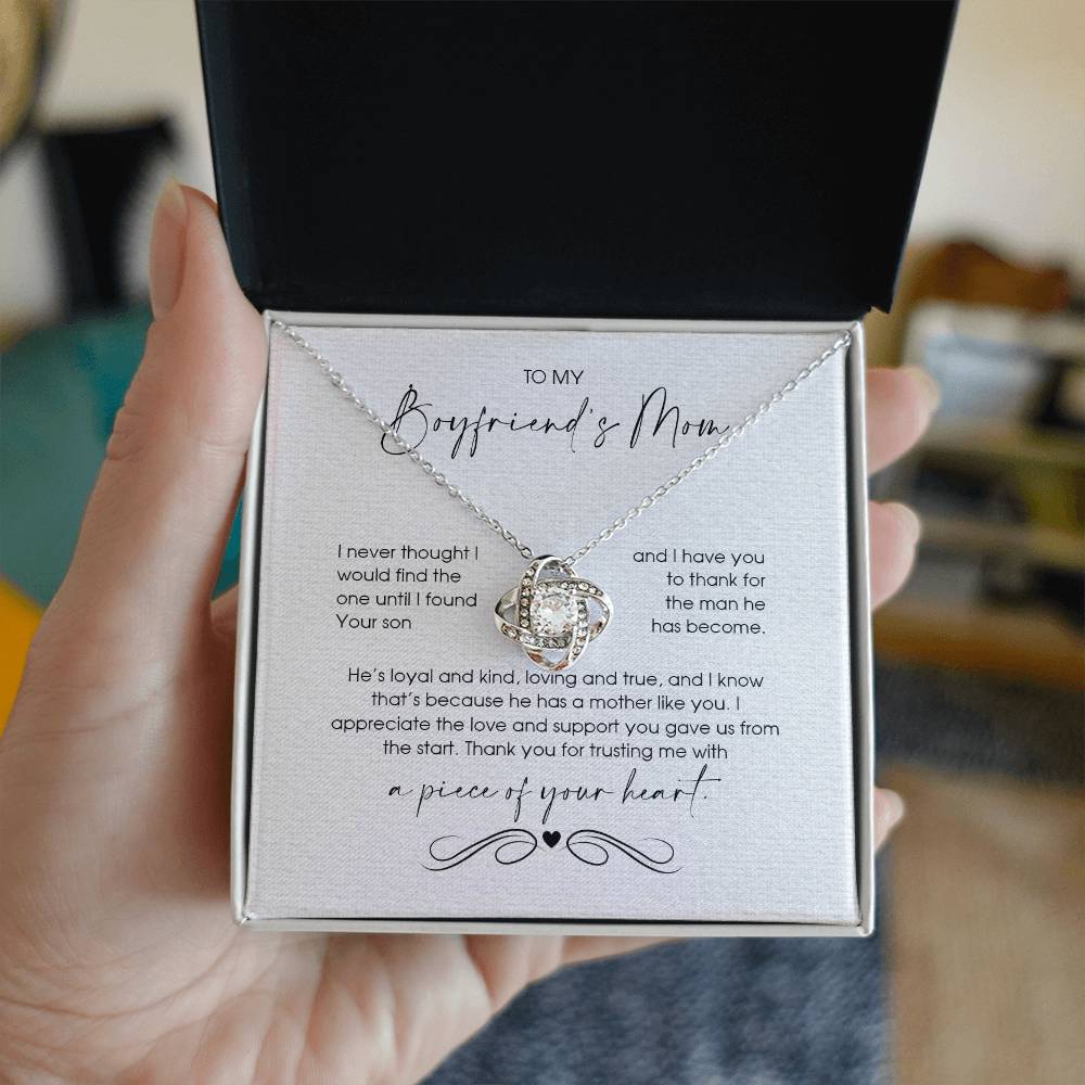 BoyFriends Mom 3 - Love Knot Necklace