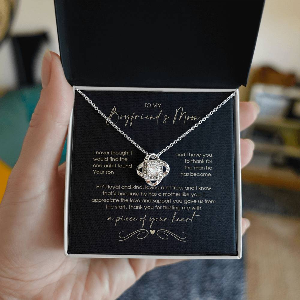 BoyFriends Mom 4 - Love Knot Necklace