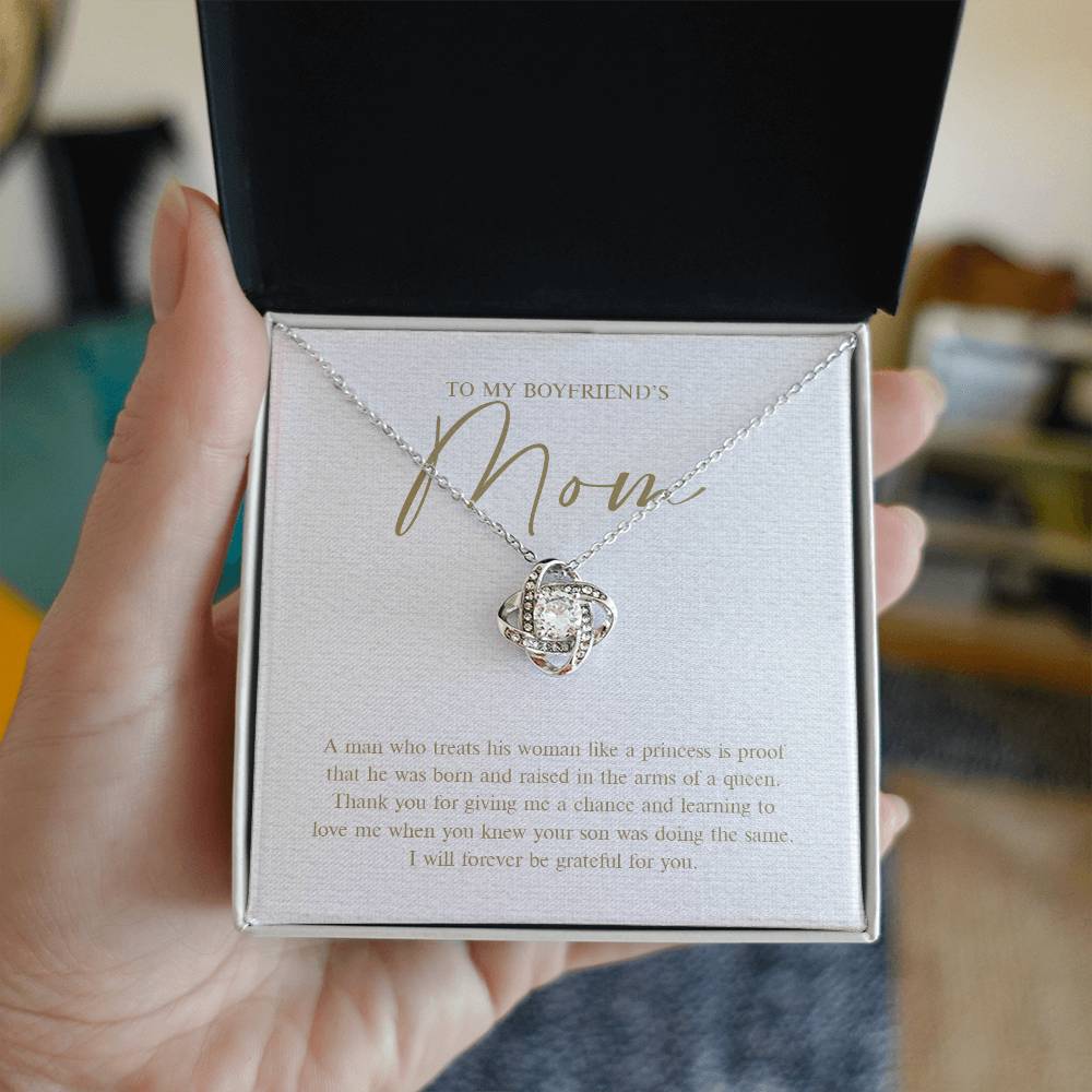 BoyFriends Mom 2 - Love Knot Necklace