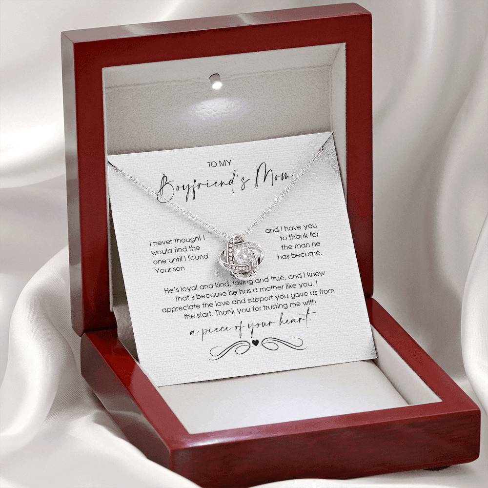 BoyFriends Mom 3 - Love Knot Necklace