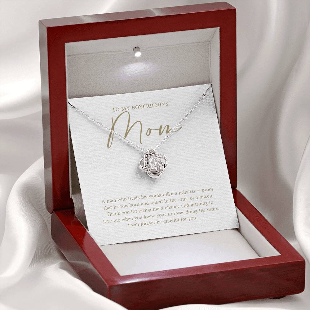 BoyFriends Mom 2 - Love Knot Necklace